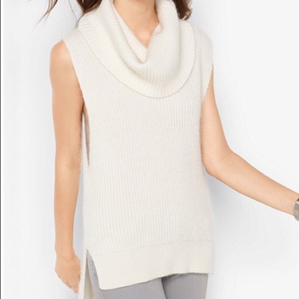 MICHAEL KORS SWEATER. IVORY COLOR. SIZE XS-Small